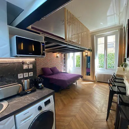 Ξενοδοχείο με διαμερίσματα Beautiful Mini Loft Near Saint-lazare 3*