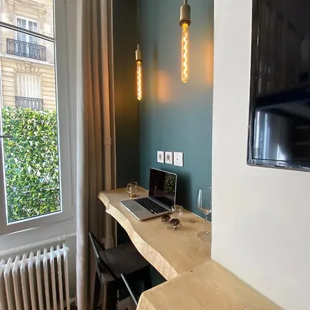 Beautiful Mini Loft Near Saint-lazare 3*