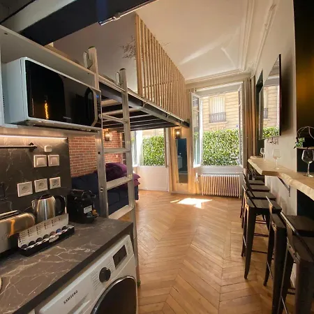 Beautiful Mini Loft Near Saint-lazare *